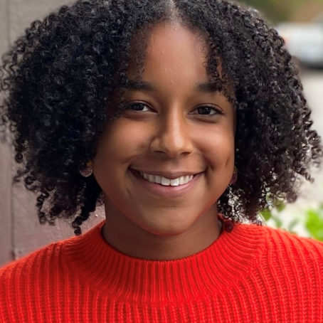 Sarah Davis Headshot