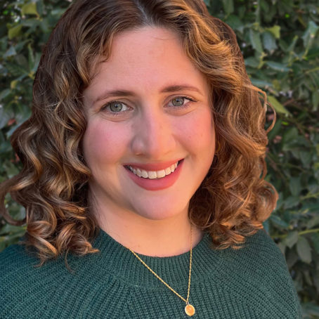 Hillary Essig Headshot