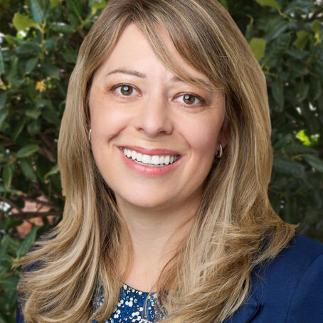 Sarah Gutschow Headshot