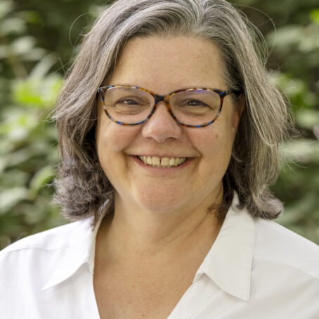Headshot of Catherine Girves