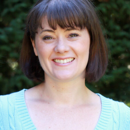 Angela Hoemann Headshot