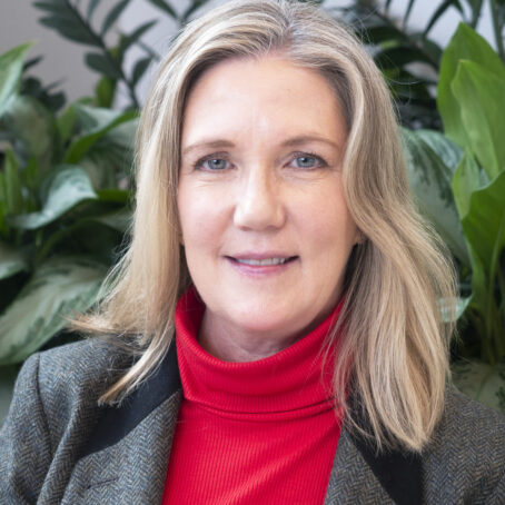 Jennifer Toole headshot