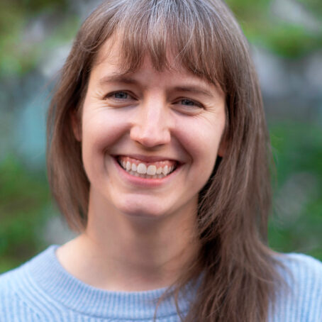 Stephanie Weyer headshot