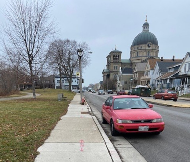 Lincoln Avenue before pedestrian safety treatments